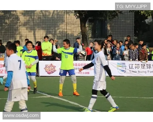 足球球星与小学生在技能体能和心理素质上的巨大差异分析